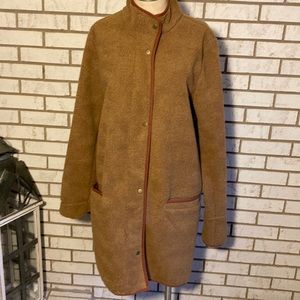 Old Navy / Carmel colored Sherpa Jacket / zipper & snap closure. Size XL Tall